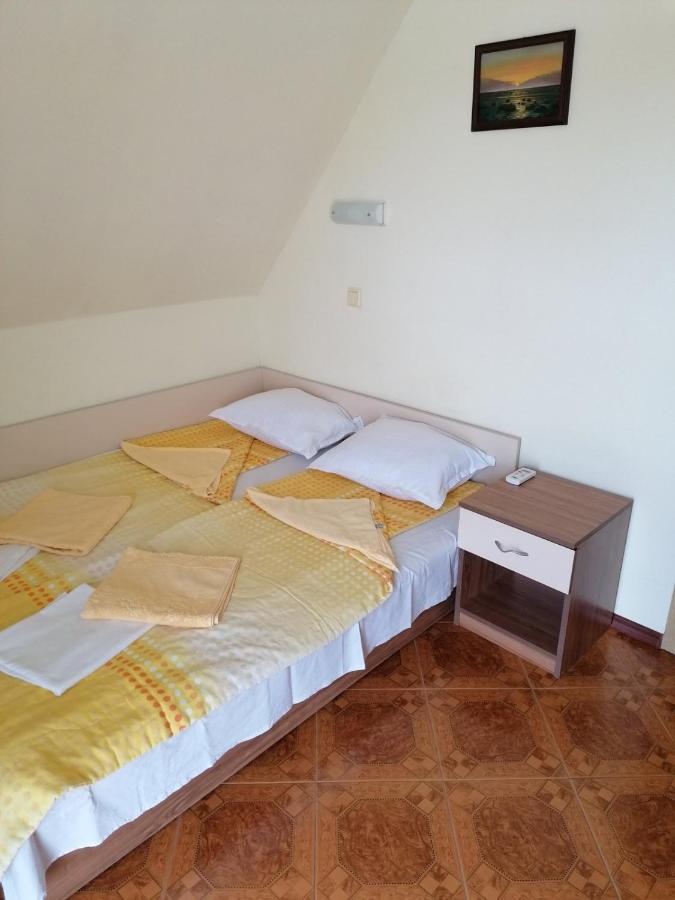 Villa Krisia Apartments Sozopol Esterno foto